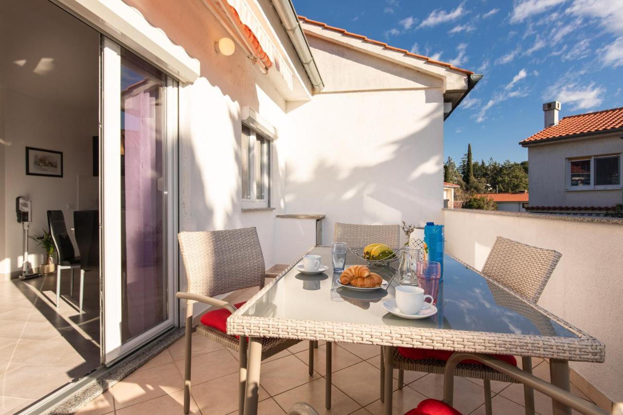 Apartment Marija Krk Town Bagian luar foto